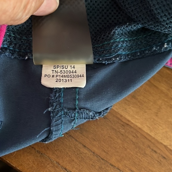 TITLE Nine Bermuda shorts, small - Picture 7 of 7